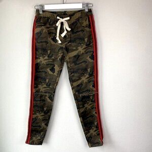 American Razi Camo Destroyed Side Striped Band Joggers M
